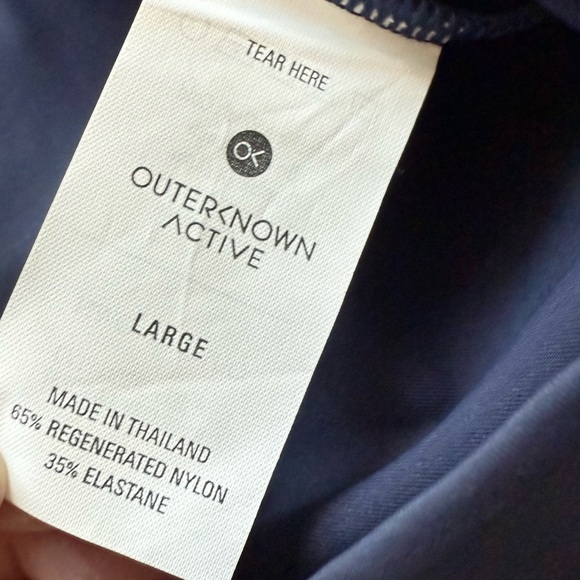 NWOT Outerknown OK Active Navy ECONYL® Nylon 7/8 Legging Outdoor Women’s Large - Picture 9 of 9
